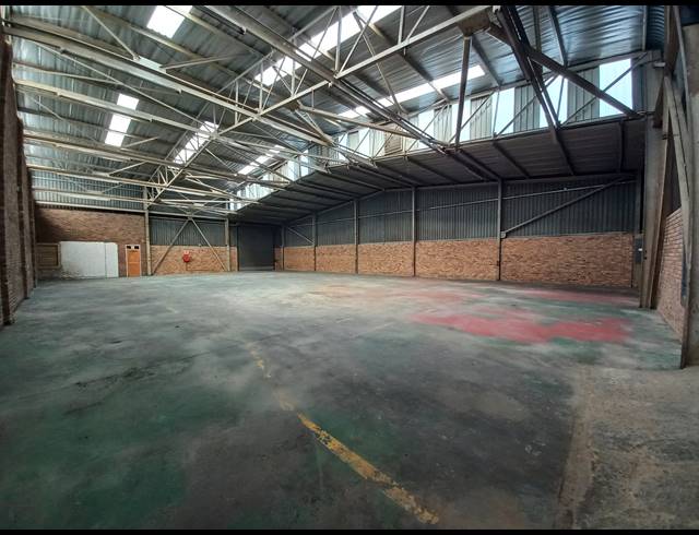 608M² WAREHOUSE TO LET IN JET PARK